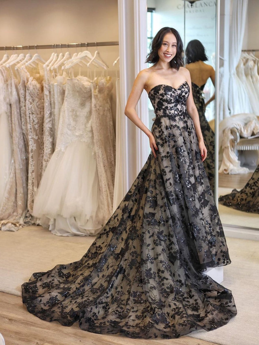 Black and Beige Gothic Lace Sweetheart Wedding Dress, Alternative Chapel Train Strapless A-line Bridal Gown